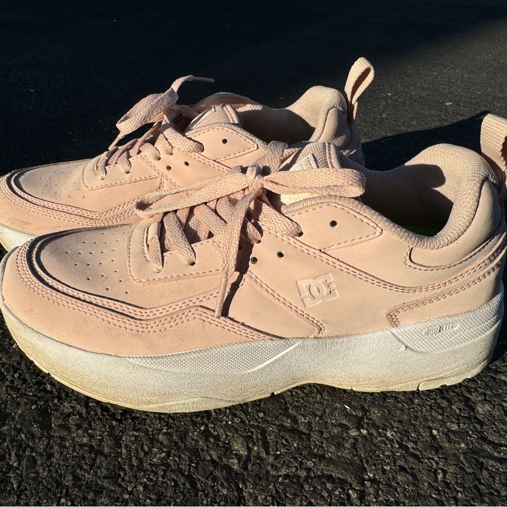 DC unilite sneakers size 9